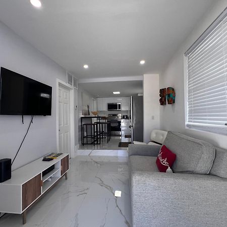 Charming Two Bedroom Apartment. Miami Buitenkant foto