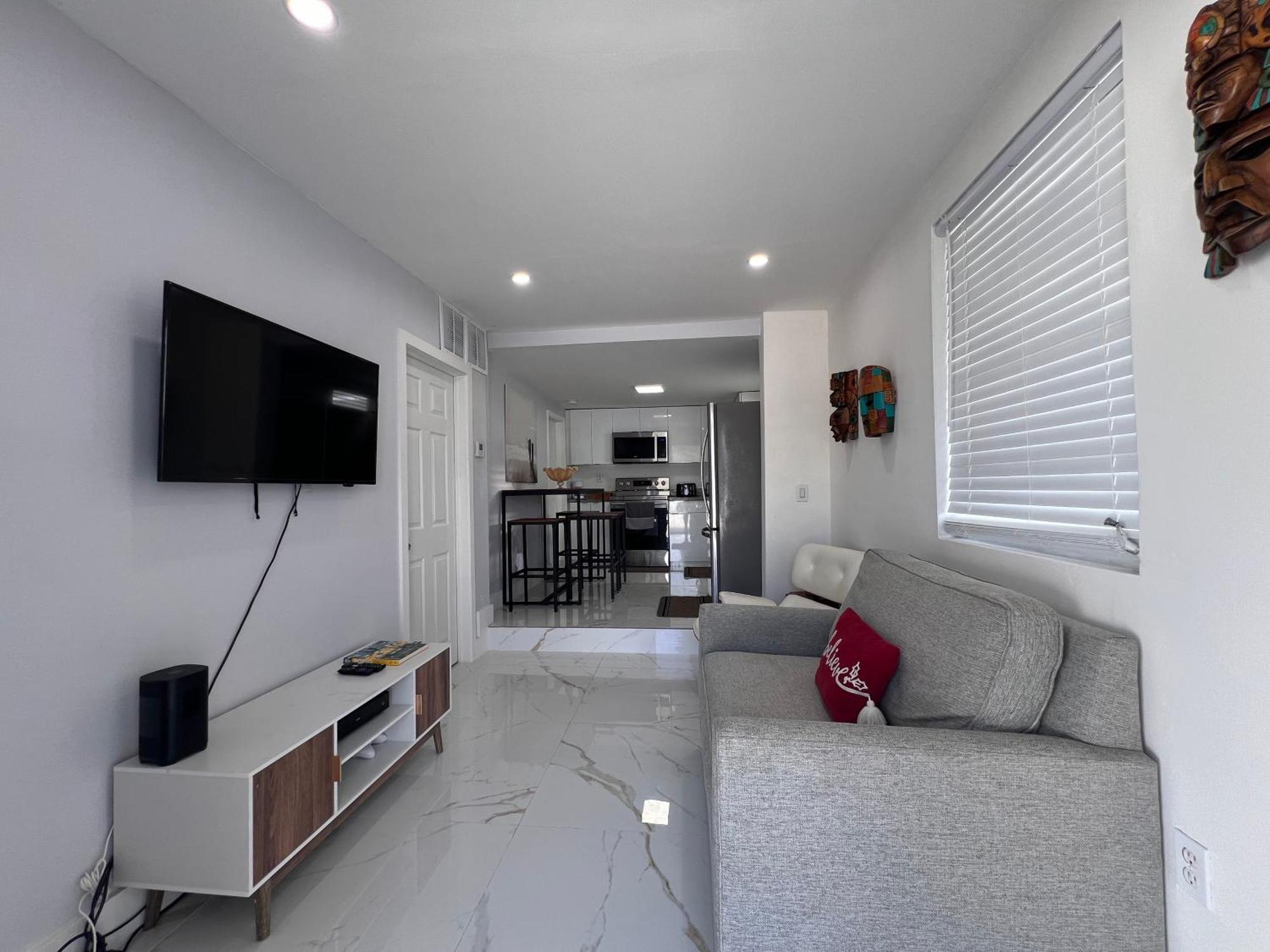 Charming Two Bedroom Apartment. Miami Buitenkant foto